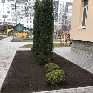 Acțiunile de amenajare și salubrizare a teritoriului instituțiunilor de învățământ sunt în plină desfășurare …